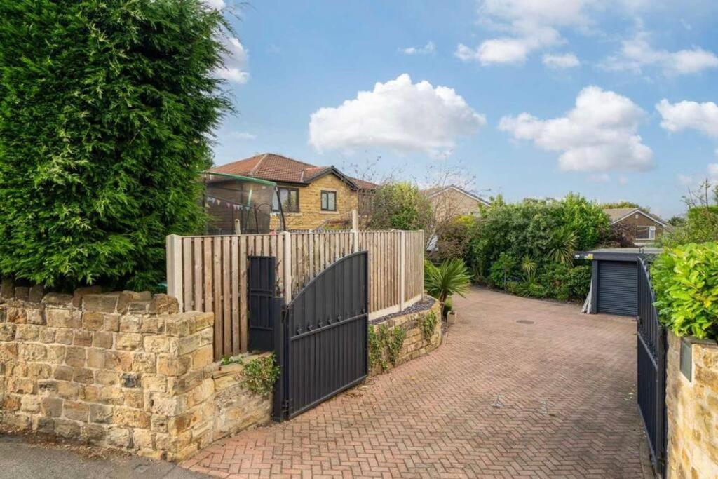 Frank Lane Holiday home Dewsbury